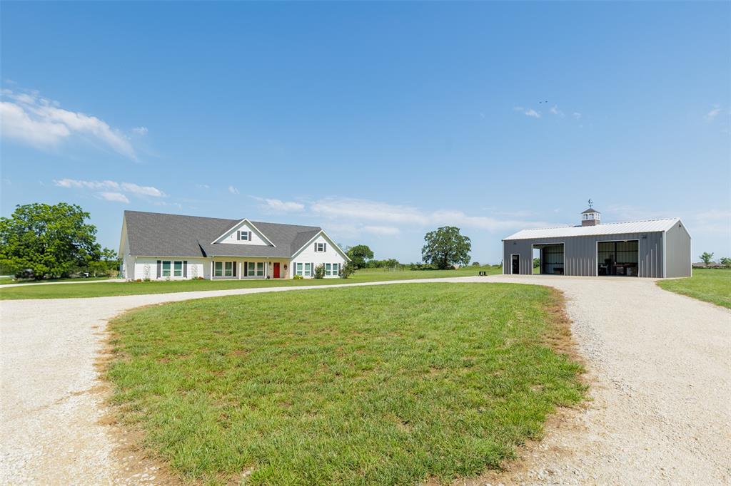 121 County Road 2571 Property Photo 5