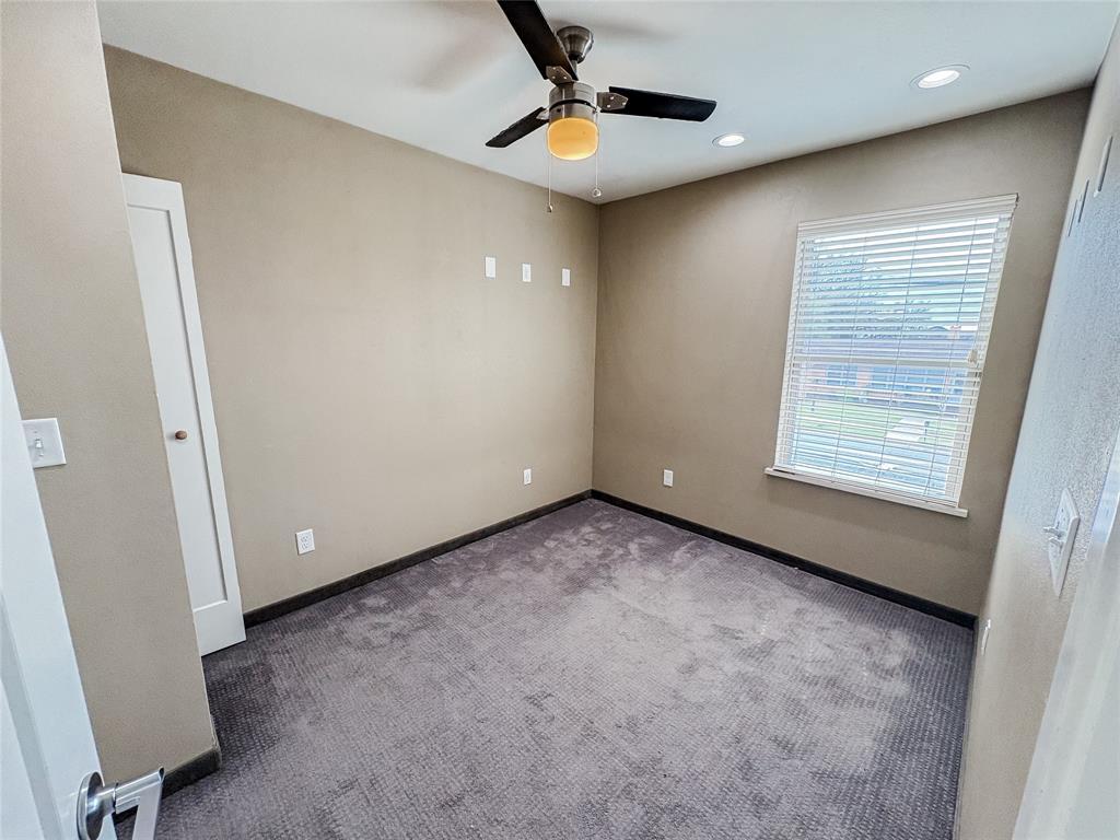 301 E Brockett Street 100 Property Photo 8