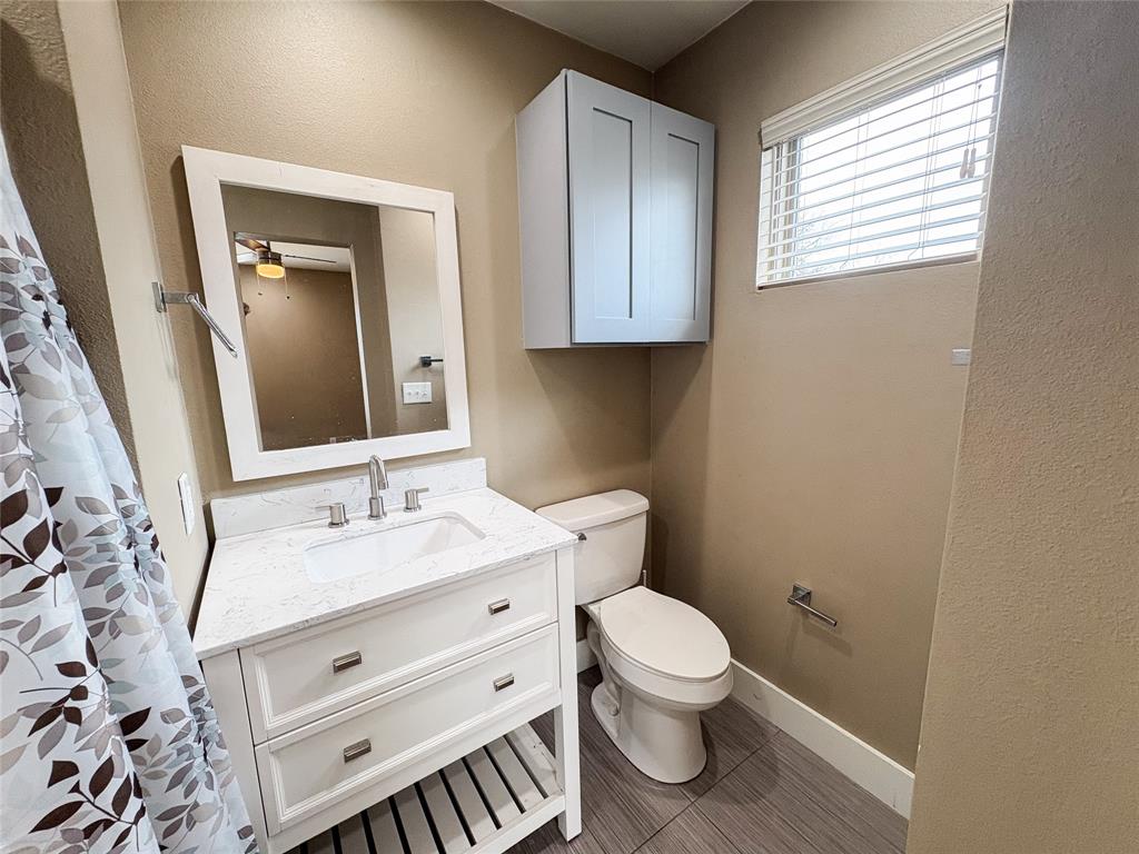 301 E Brockett Street 100 Property Photo 13