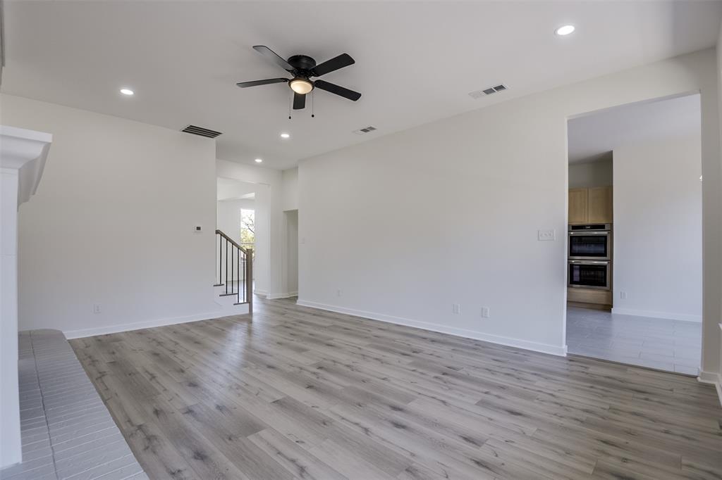 2916 Forestwood Drive Property Photo 4