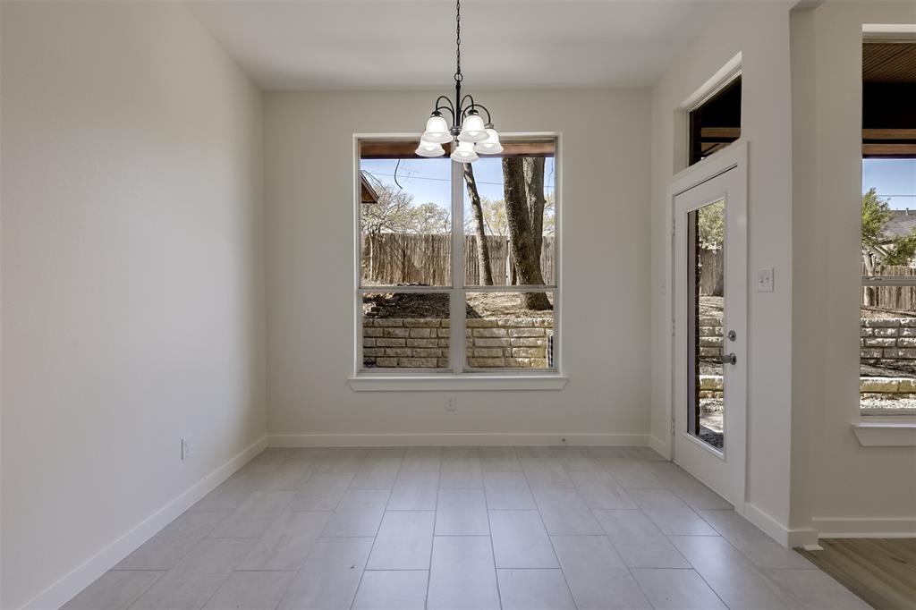 2916 Forestwood Drive Property Photo 11