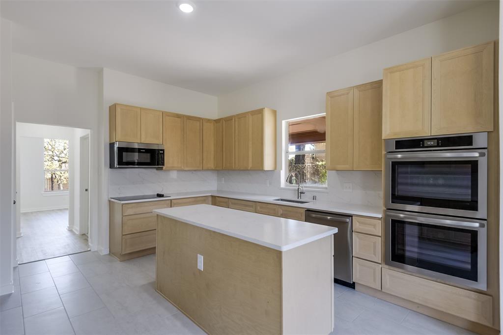 2916 Forestwood Drive Property Photo 14