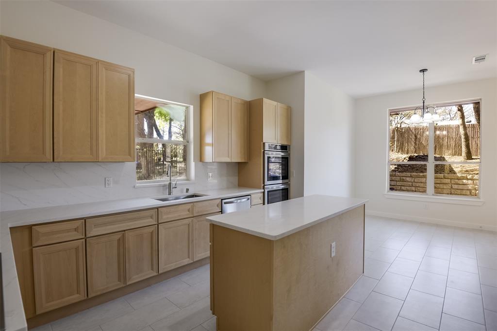 2916 Forestwood Drive Property Photo 15