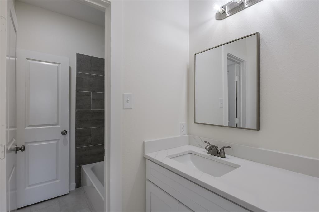 2916 Forestwood Drive Property Photo 29