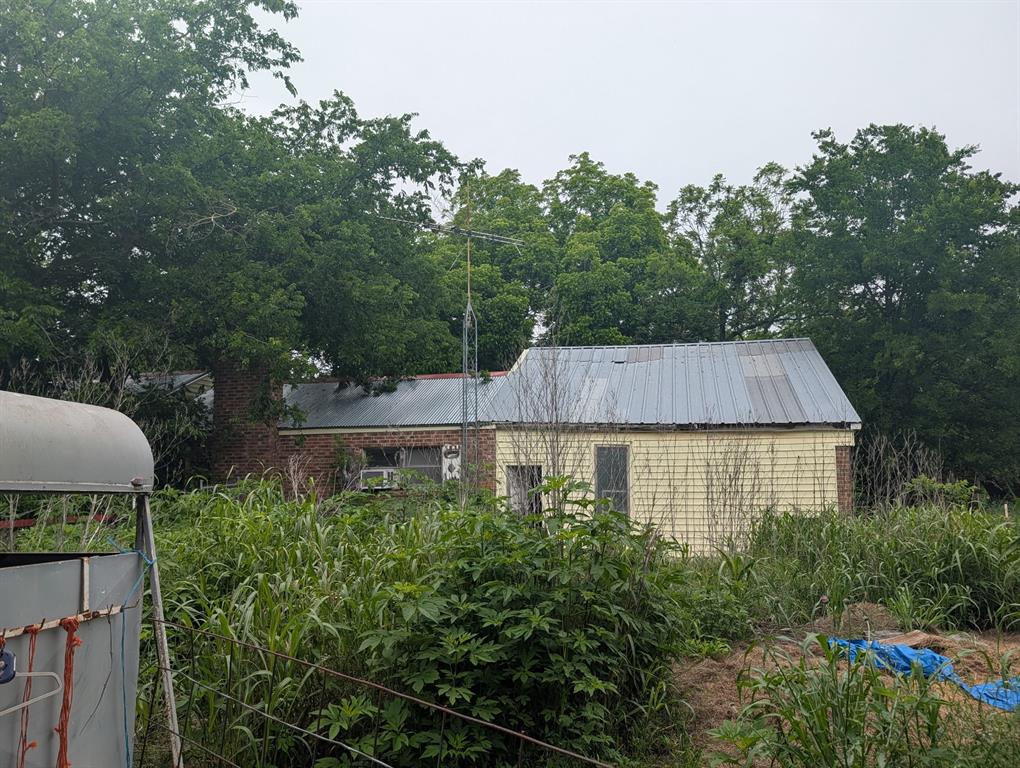 602 Avenue H Property Photo 10