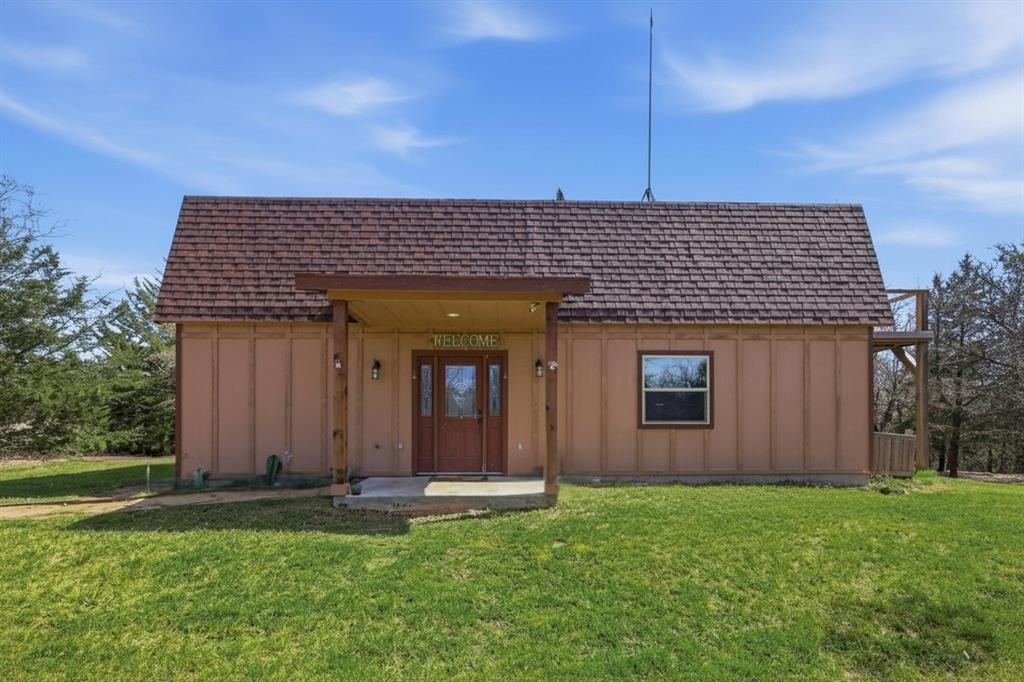 2119 County Road 2585 Property Photo 4