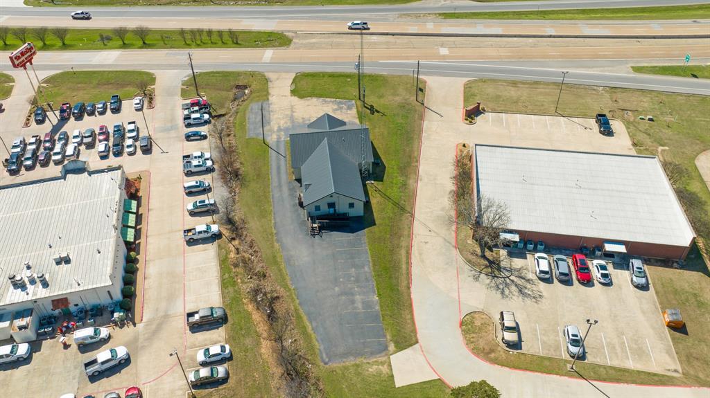 2775 Ne Loop 286 Highway Property Photo 5