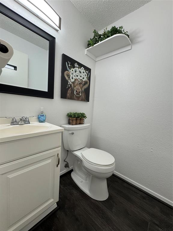 2775 Ne Loop 286 Highway Property Photo 8