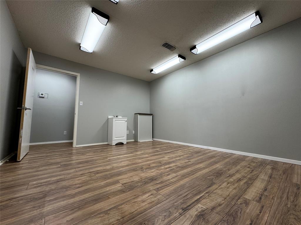 2775 Ne Loop 286 Highway Property Photo 16