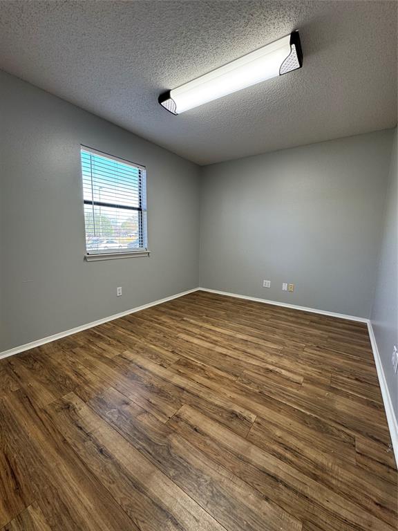 2775 Ne Loop 286 Highway Property Photo 18