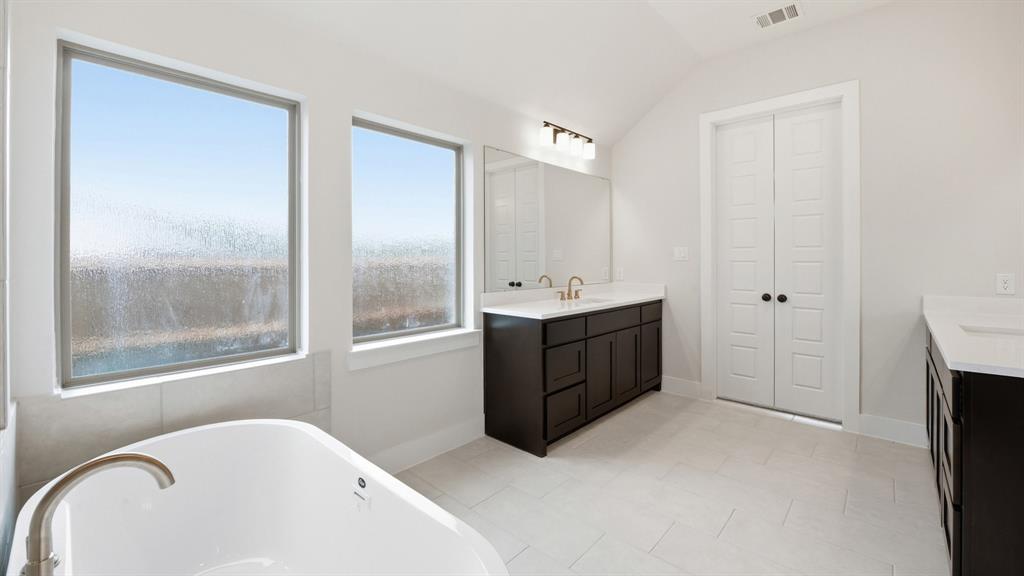 1816 Greenwich Lane Property Photo 16