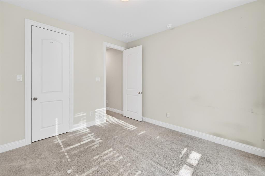 2604 Silver Leaf Drive Property Photo 22