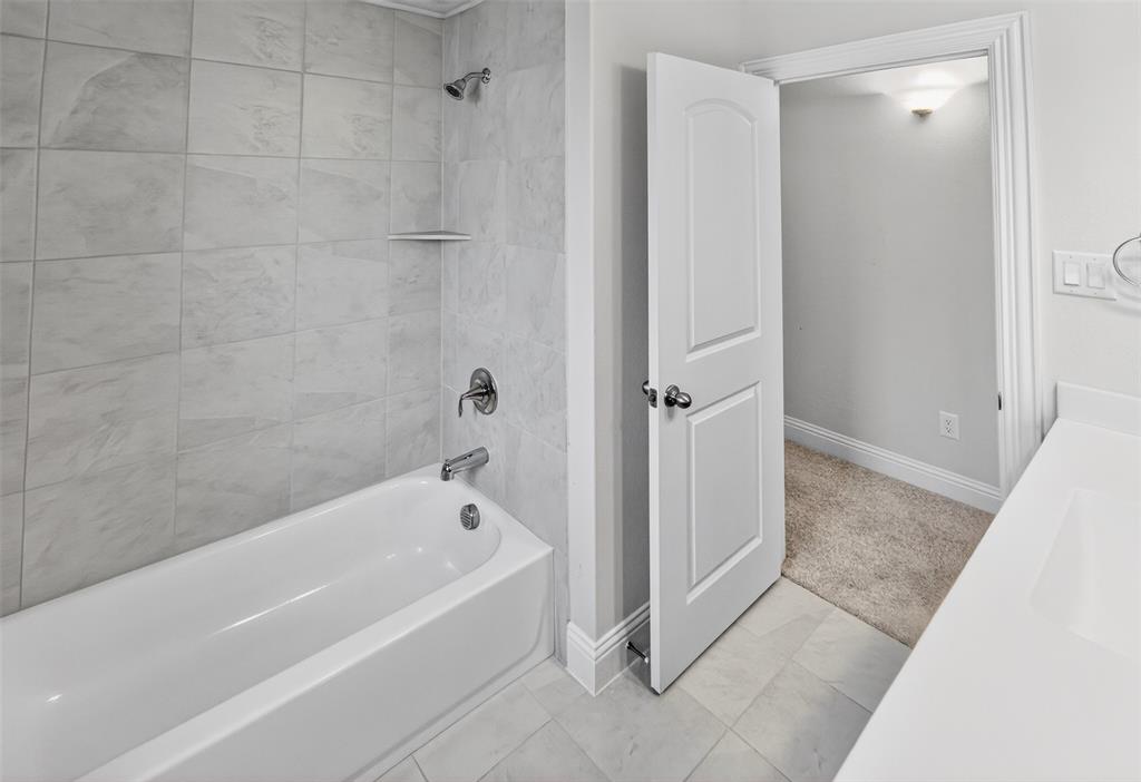 2604 Silver Leaf Drive Property Photo 36