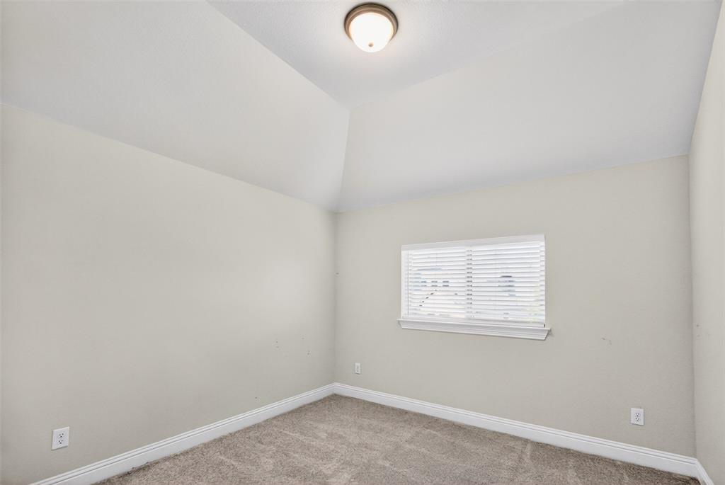 2604 Silver Leaf Drive Property Photo 37