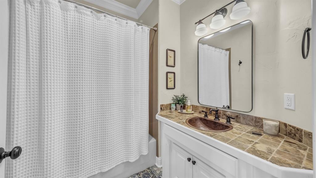 30 Oyster Bay Property Photo 24