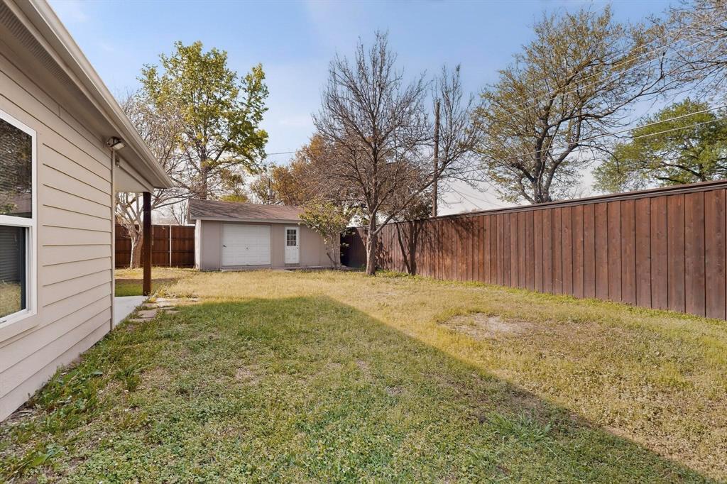 419 Teakwood Property Photo 33