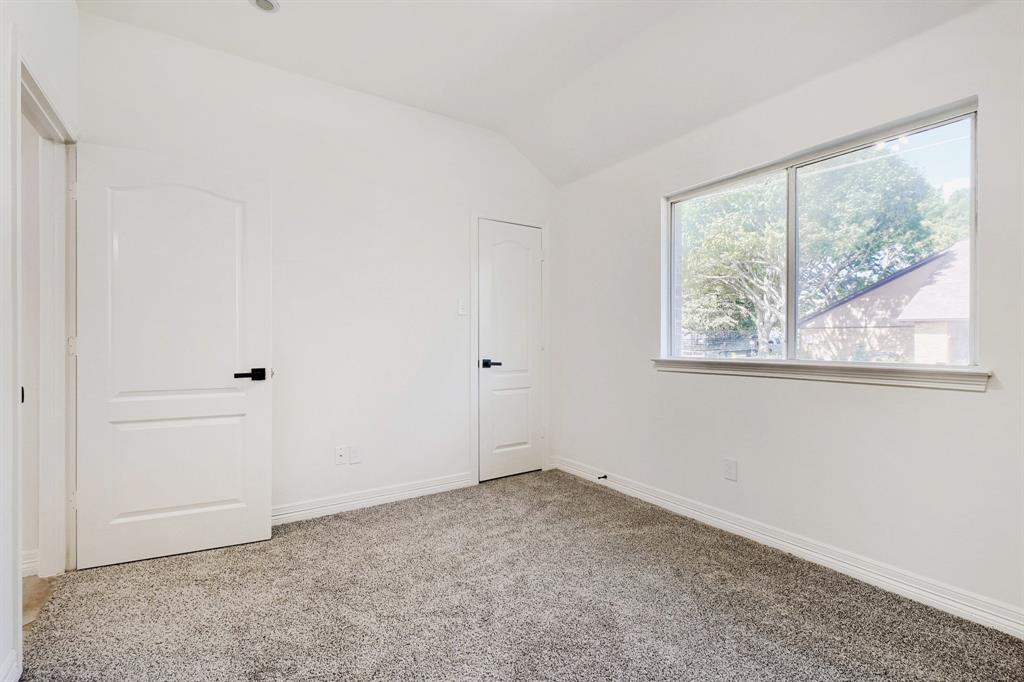 910 W Bois D Arc Street Property Photo 7