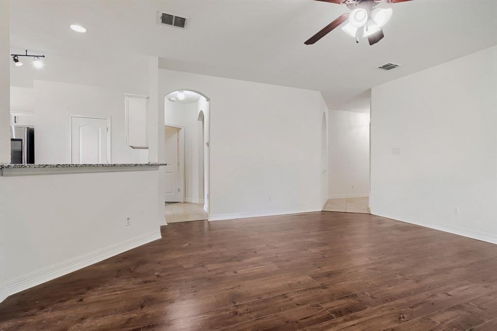 910 W Bois D Arc Street Property Photo 12
