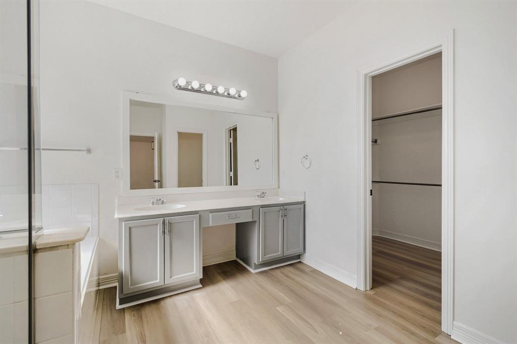 910 W Bois D Arc Street Property Photo 17