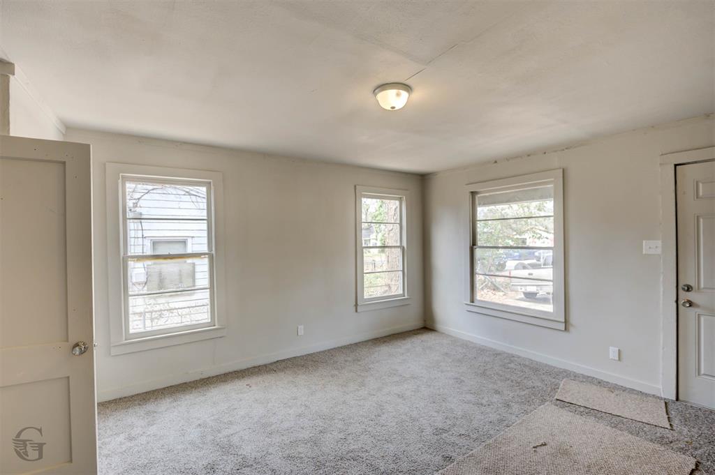 3025 Drexel Street Property Photo 5