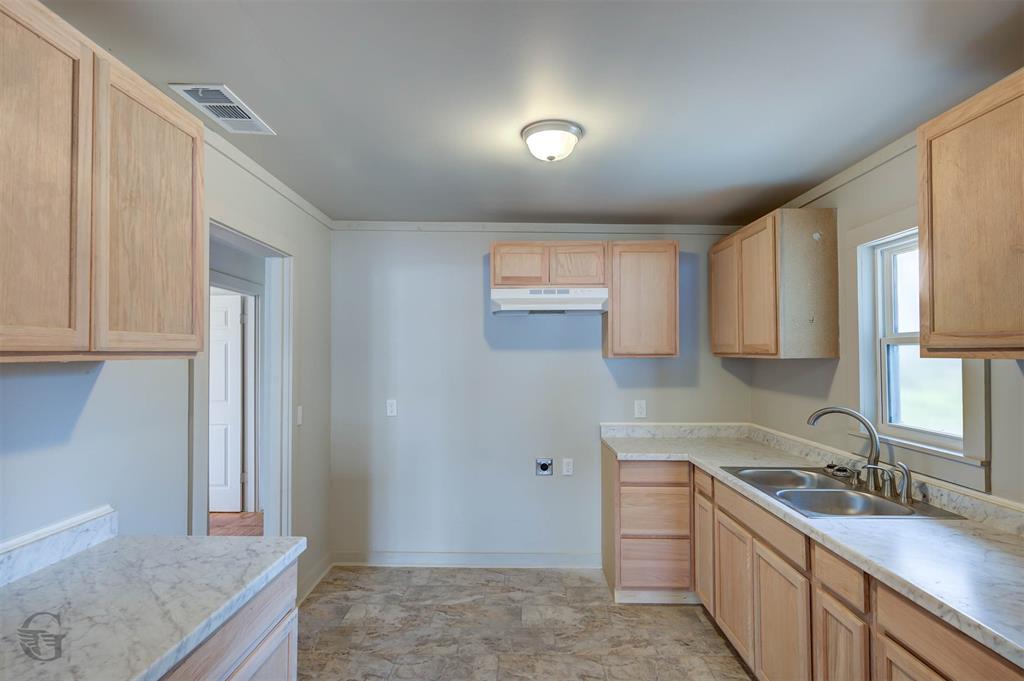 3025 Drexel Street Property Photo 8
