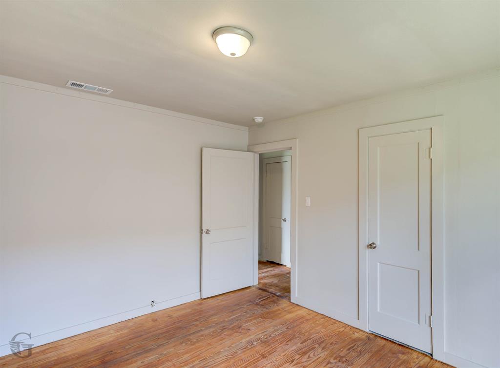 3025 Drexel Street Property Photo 16