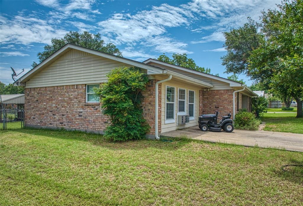 914 S Avenue N Property Photo 3