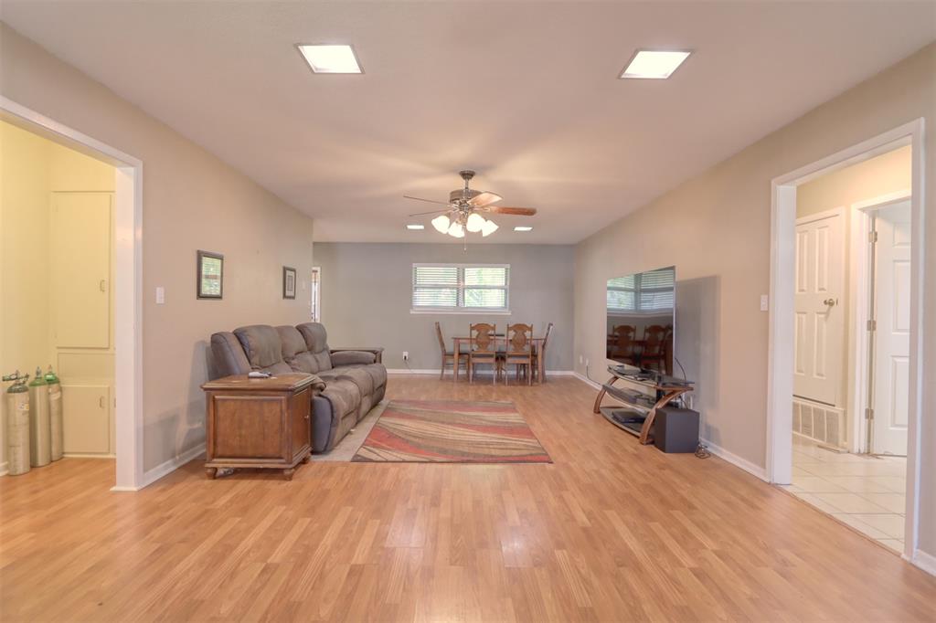 914 S Avenue N Property Photo 6