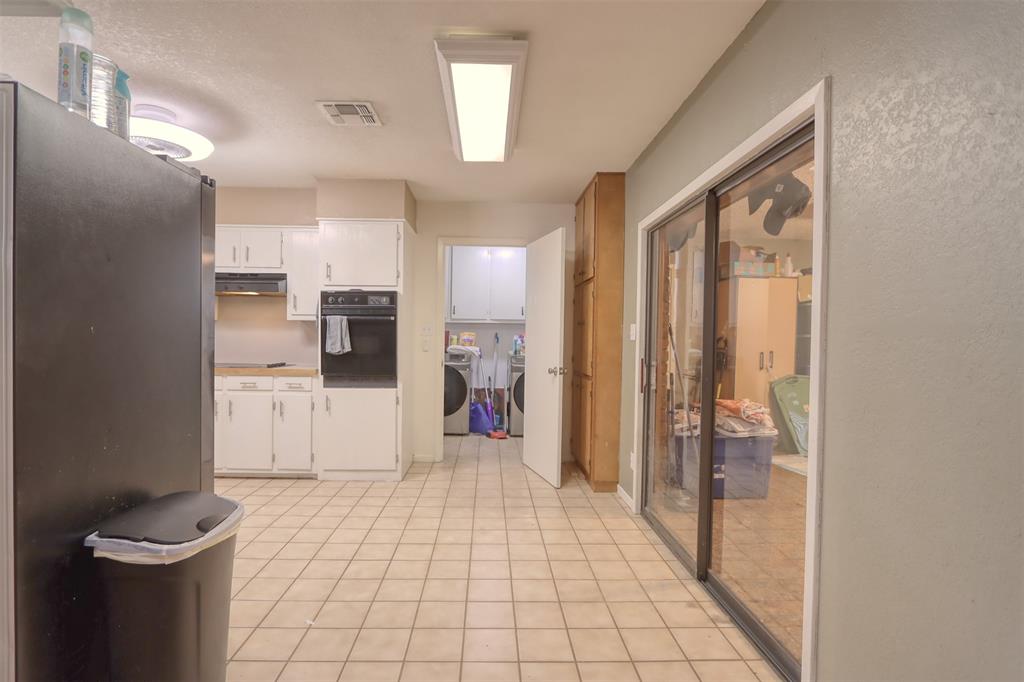 914 S Avenue N Property Photo 8