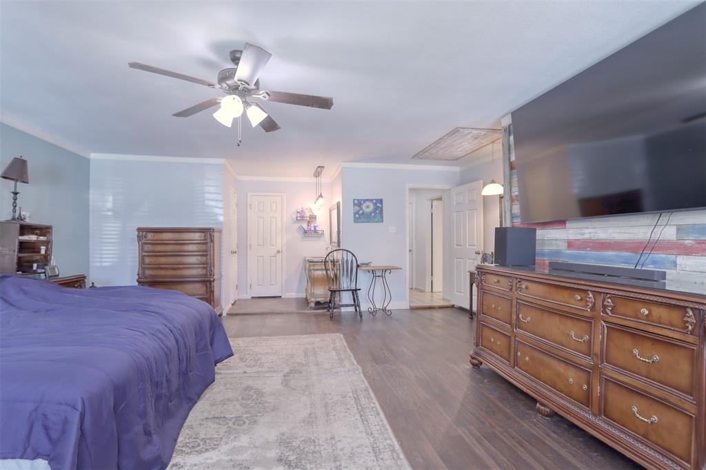 914 S Avenue N Property Photo 13