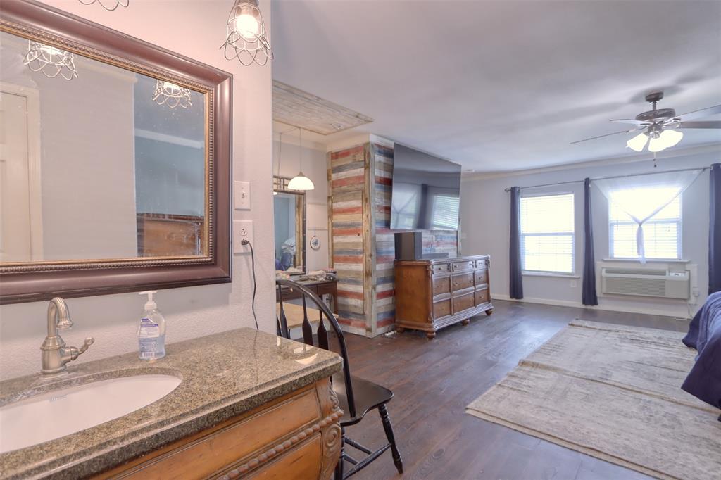 914 S Avenue N Property Photo 15