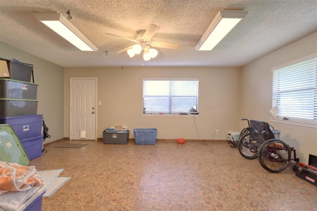 914 S Avenue N Property Photo 26