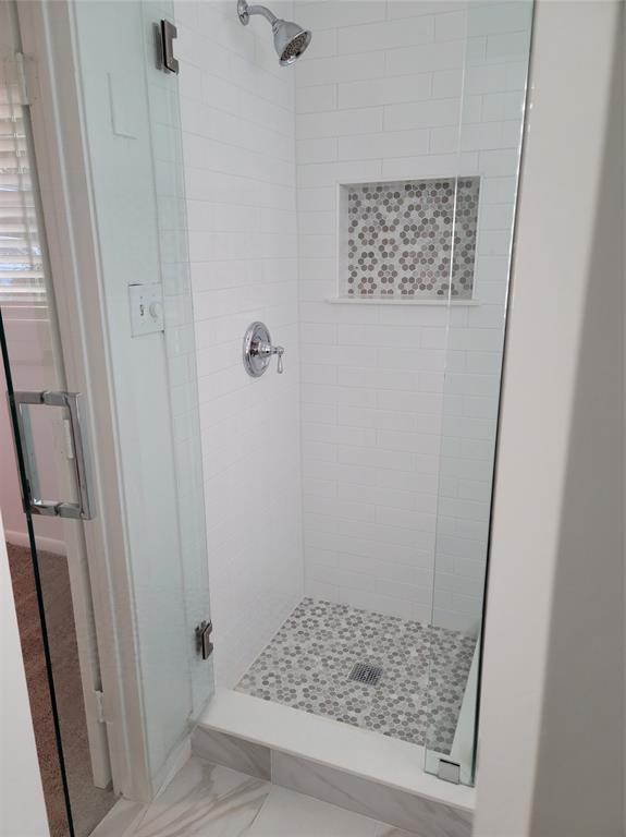 501 Royal Crest Drive Property Photo 8
