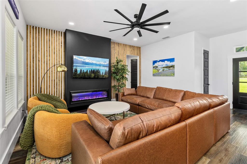 7 Silver Spur Drive Property Photo 6