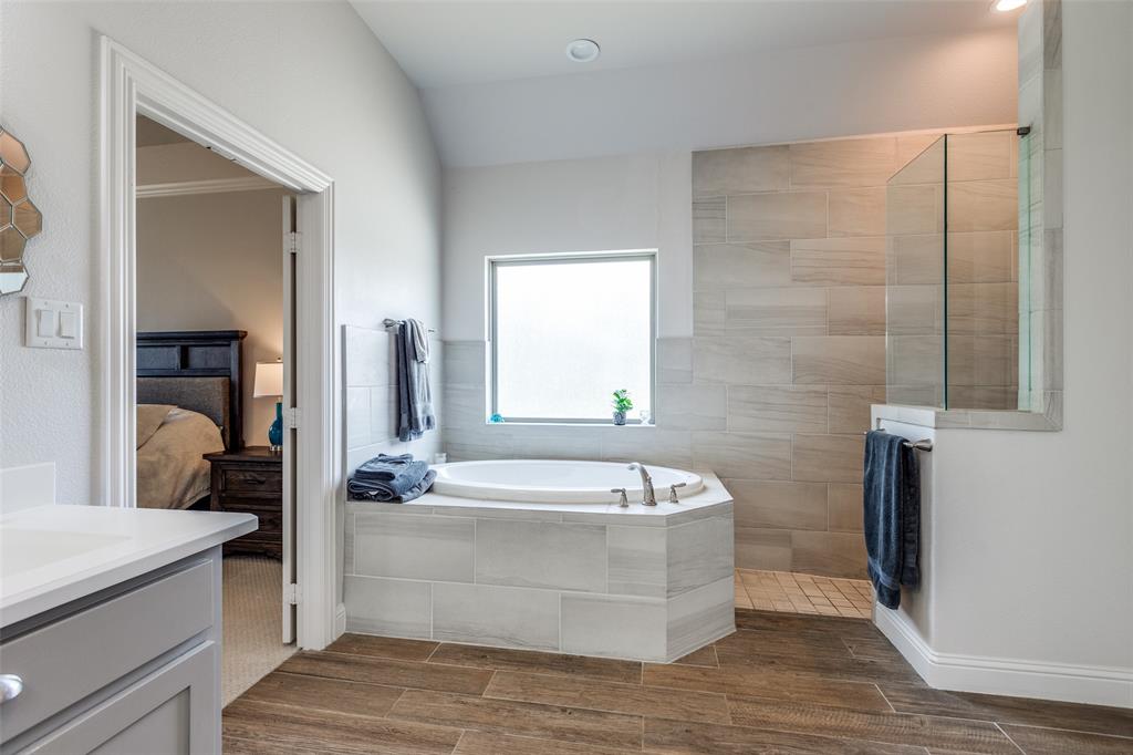 8525 Forest Creek Lane Property Photo 16