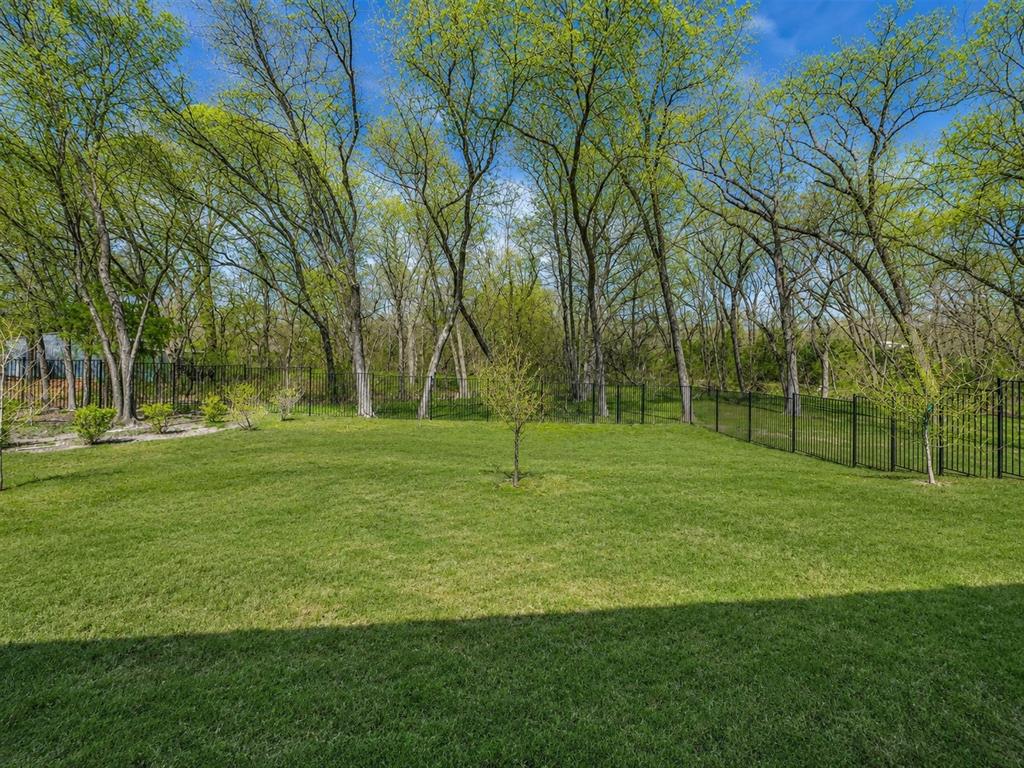 8525 Forest Creek Lane Property Photo 24