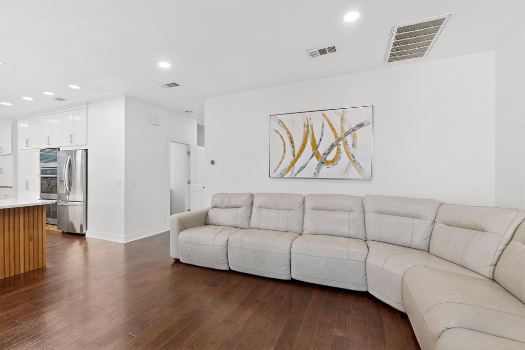 4541 Indian Rock Drive Property Photo 8
