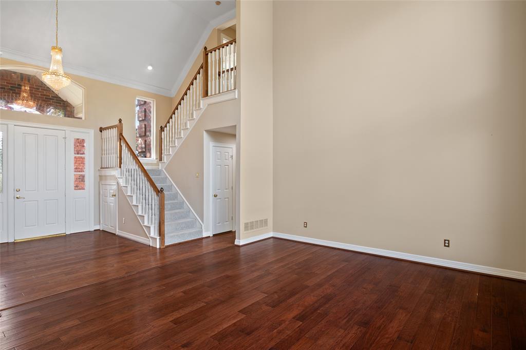 8 Equestrian Trail Property Photo 3