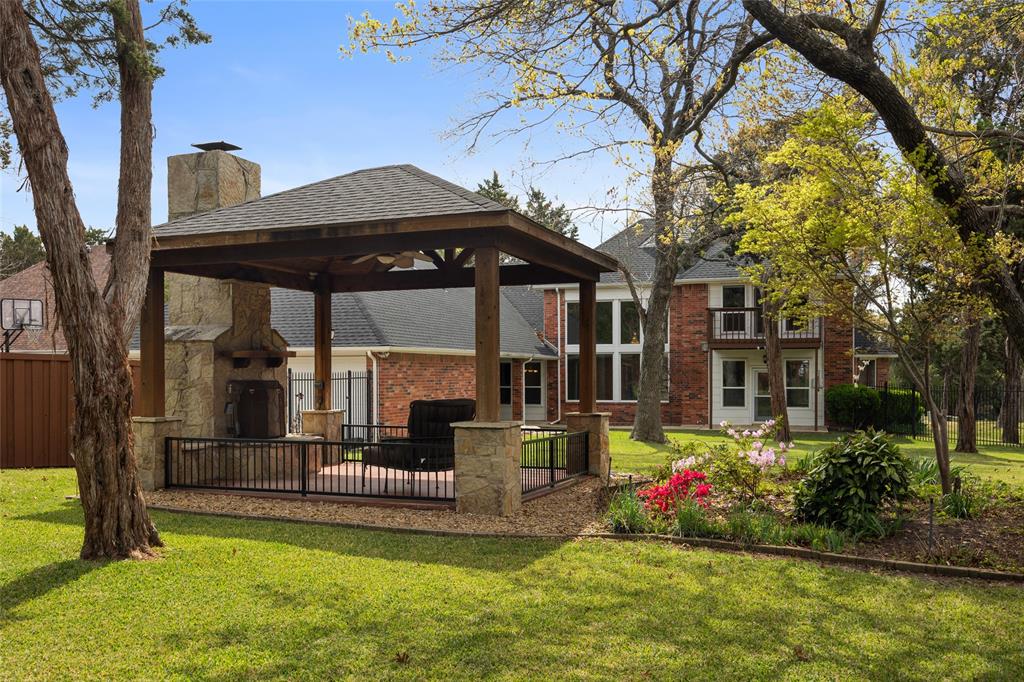 8 Equestrian Trail Property Photo 6