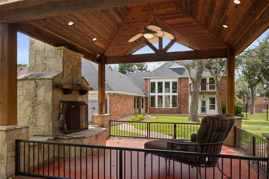 8 Equestrian Trail Property Photo 8