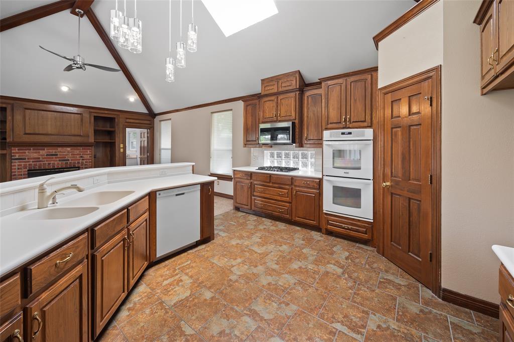 8 Equestrian Trail Property Photo 24