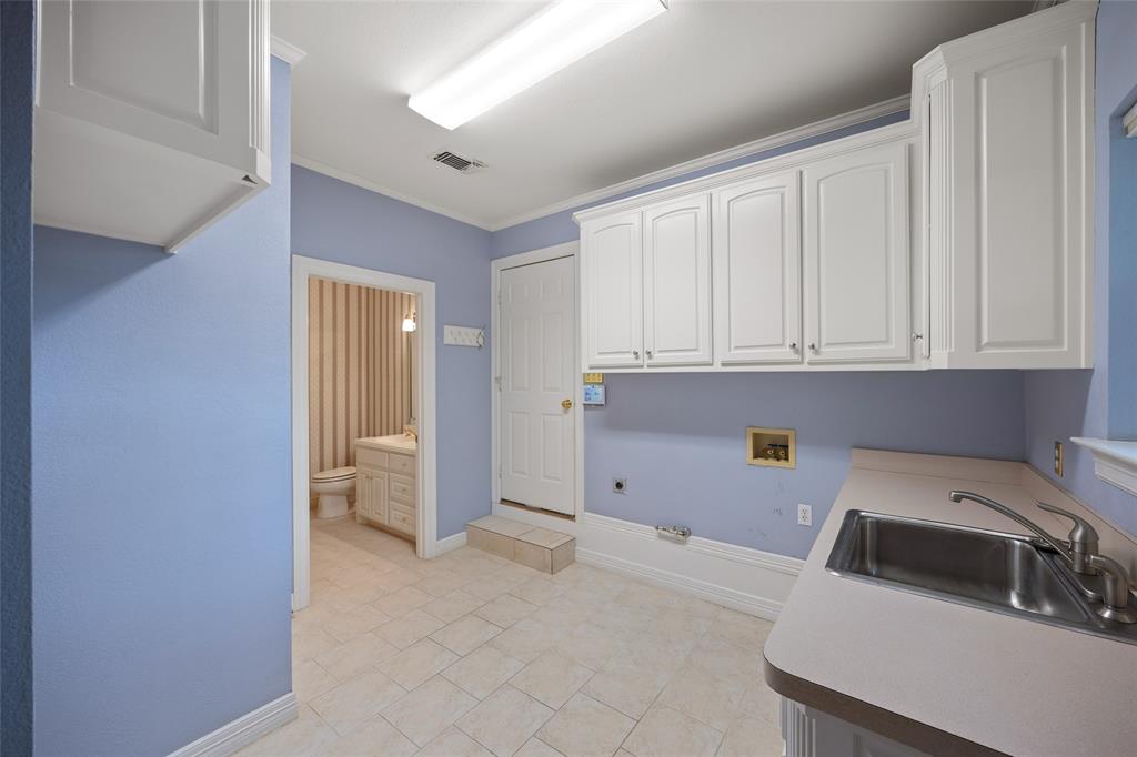 8 Equestrian Trail Property Photo 25