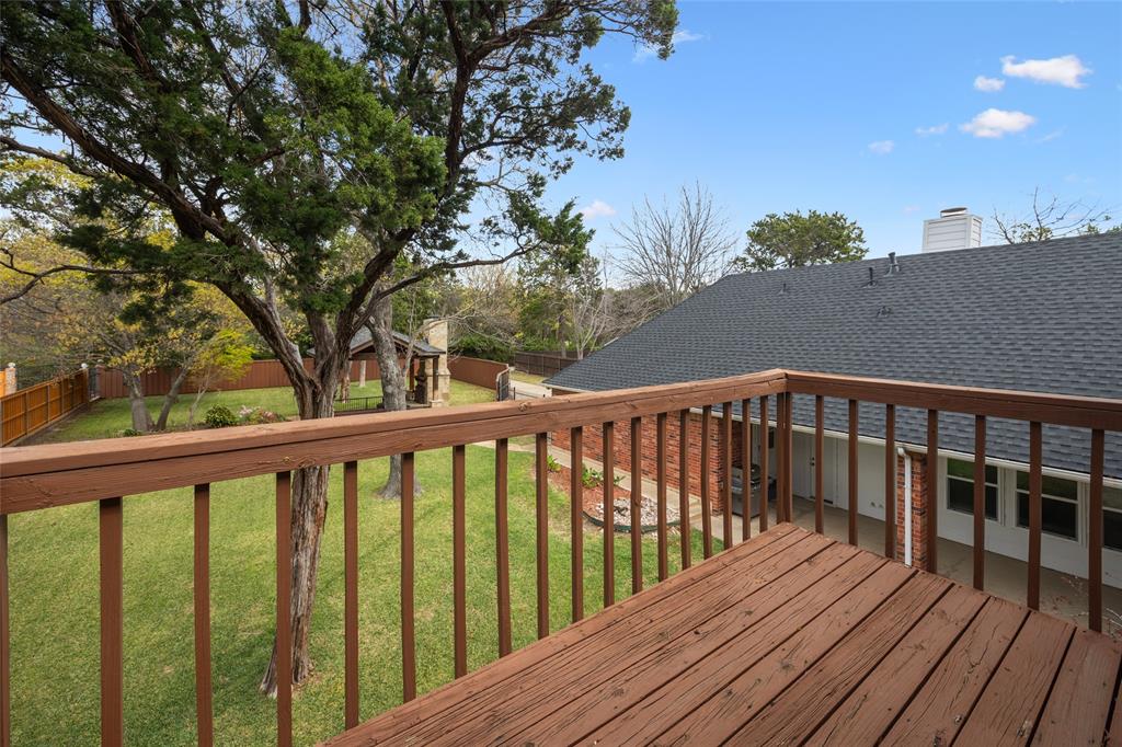 8 Equestrian Trail Property Photo 32