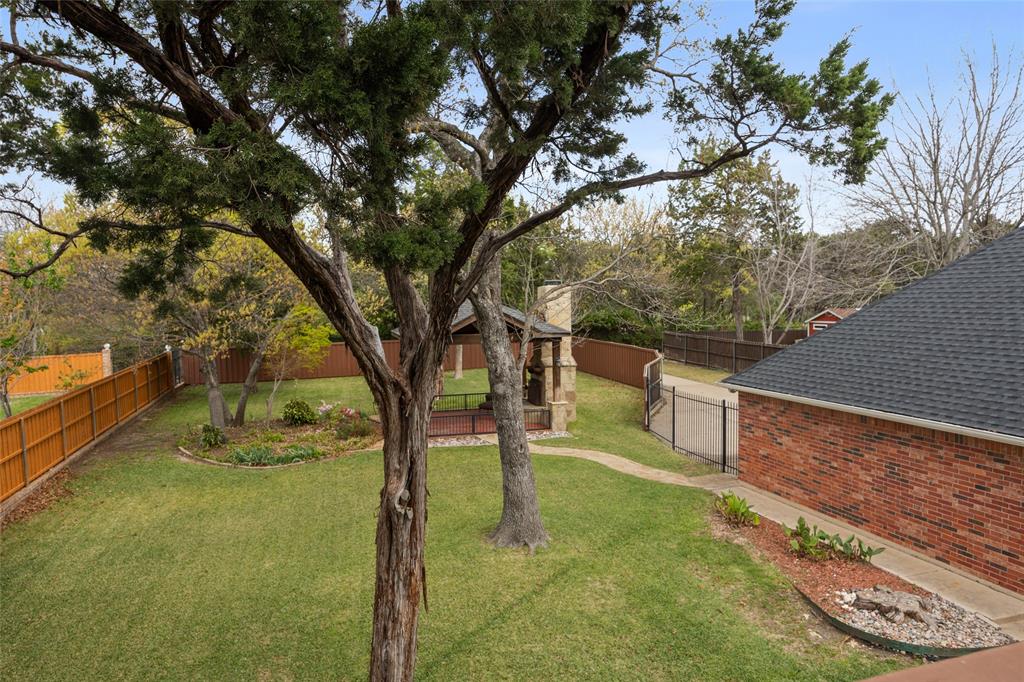 8 Equestrian Trail Property Photo 33