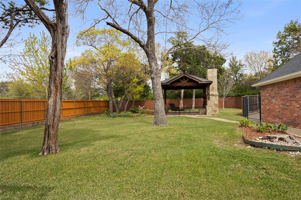 8 Equestrian Trail Property Photo 35
