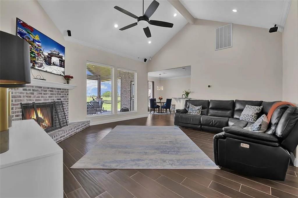 10960 Sheila Court Property Photo 3