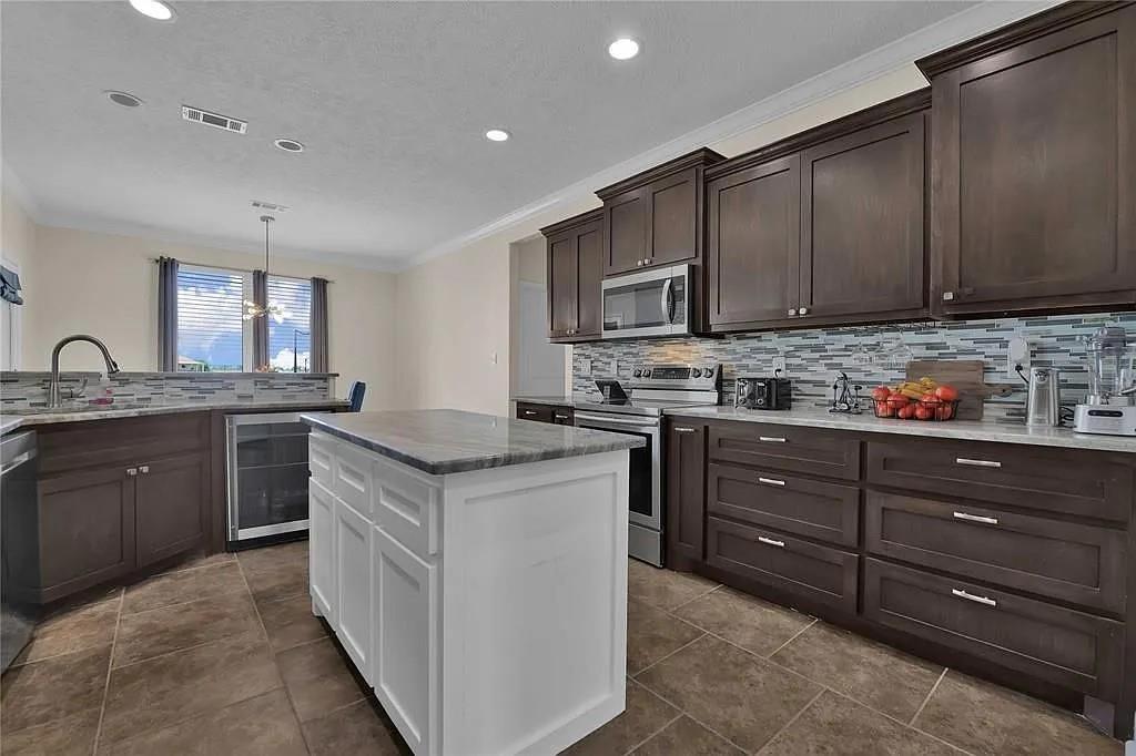 10960 Sheila Court Property Photo 8