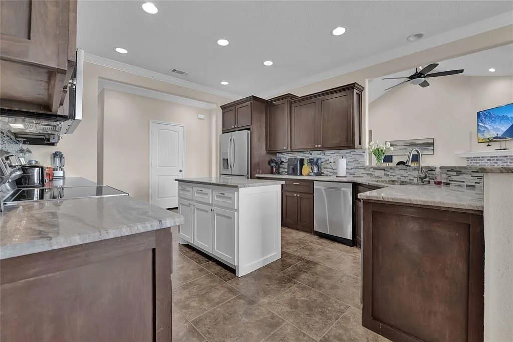 10960 Sheila Court Property Photo 10