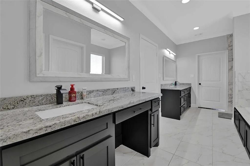 10960 Sheila Court Property Photo 16