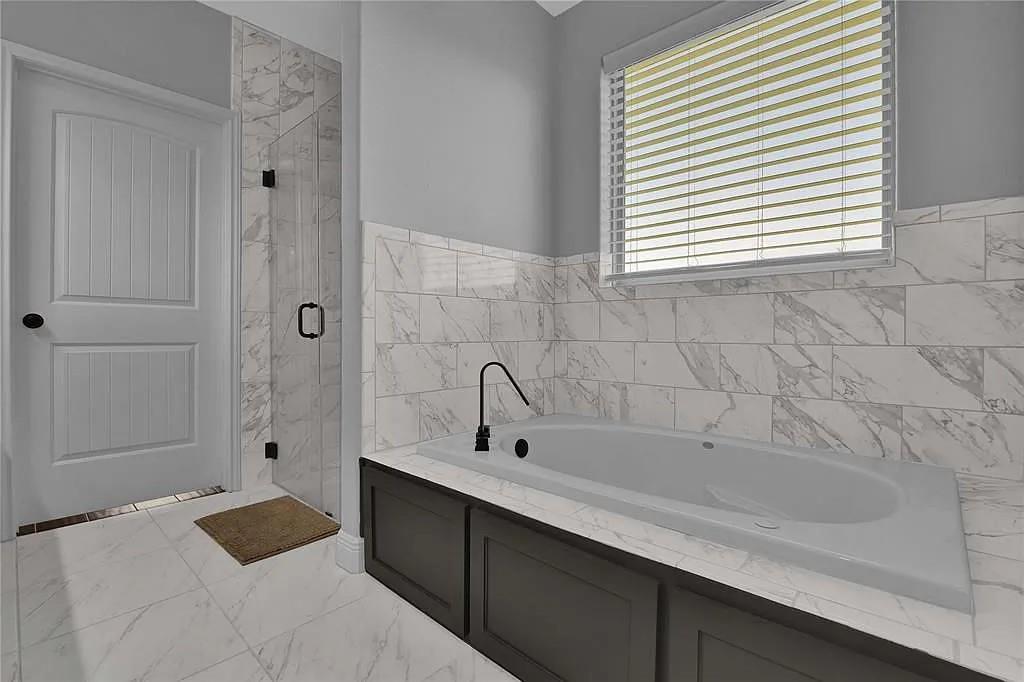 10960 Sheila Court Property Photo 17